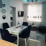 아파트 Bluemoon-apartment With Parking