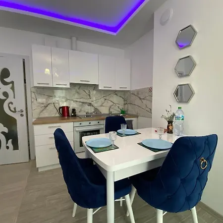 Bluemoon-apartment With Parking דירה *