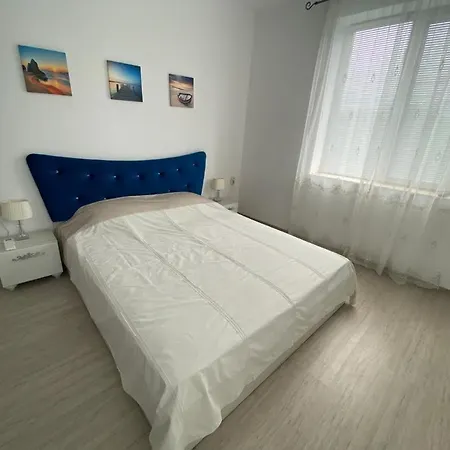Bluemoon-apartment With Parking بورغاس