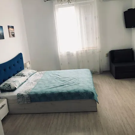 Bluemoon-apartment With Parking
